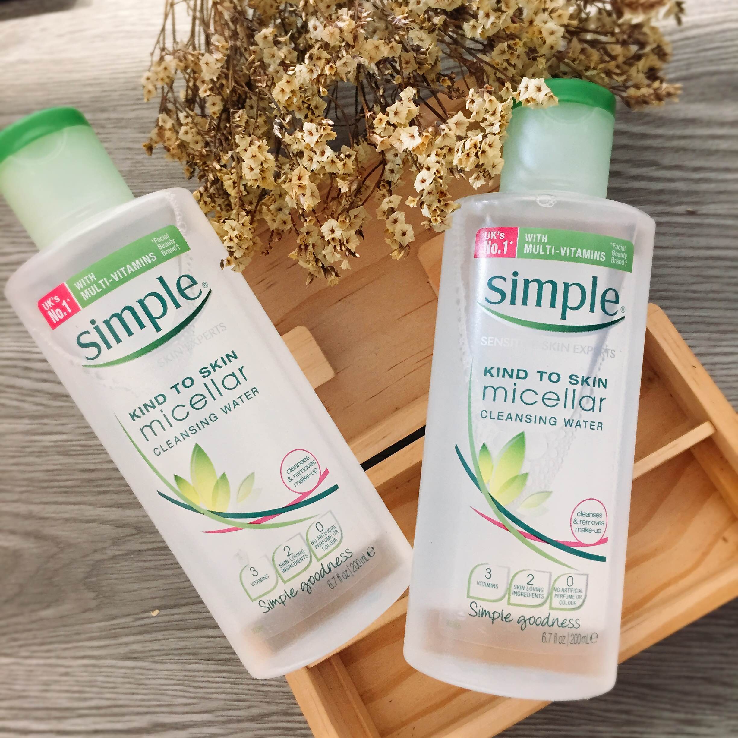 Nước tẩy trang Simple Kind To Skin Cleansing Micellar Water
