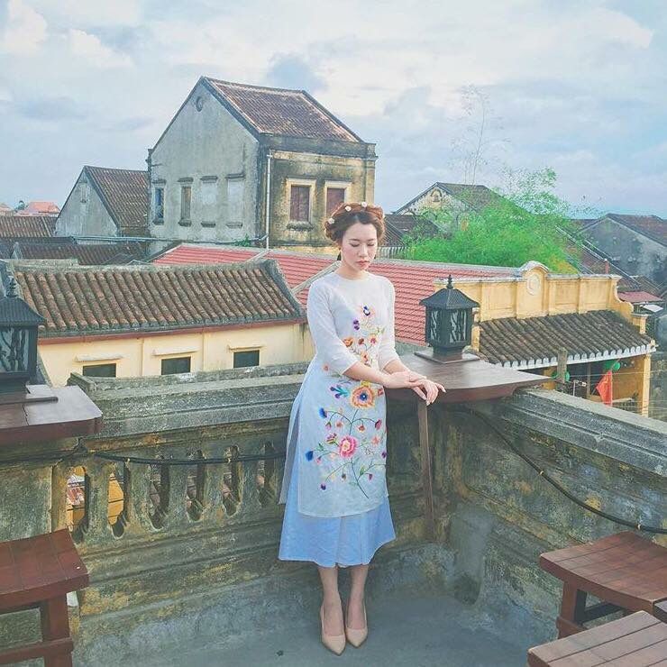 4 mẫu áo dài cách tân đẹp và cực hot cho tết 2019 40 - 4 mẫu áo dài cách tân đẹp và cực hot cho tết 2019, - áo dài cách tân, áo dài cách tân cô ba Sài Gòn, áo dài cách tân cổ điển, áo dài cách tân đẹp, áo dài cách tân hoa, áo dài cách tân tết, áo dài cách tân tết 2019, áo dài cách tân thêu hoa, mẫu áo dài cách tân đẹp - Mỹ phẩm làm đẹp, trang điểm, chăm sóc da hiệu quả an toàn Mẫu áo dài cách tân đẹp