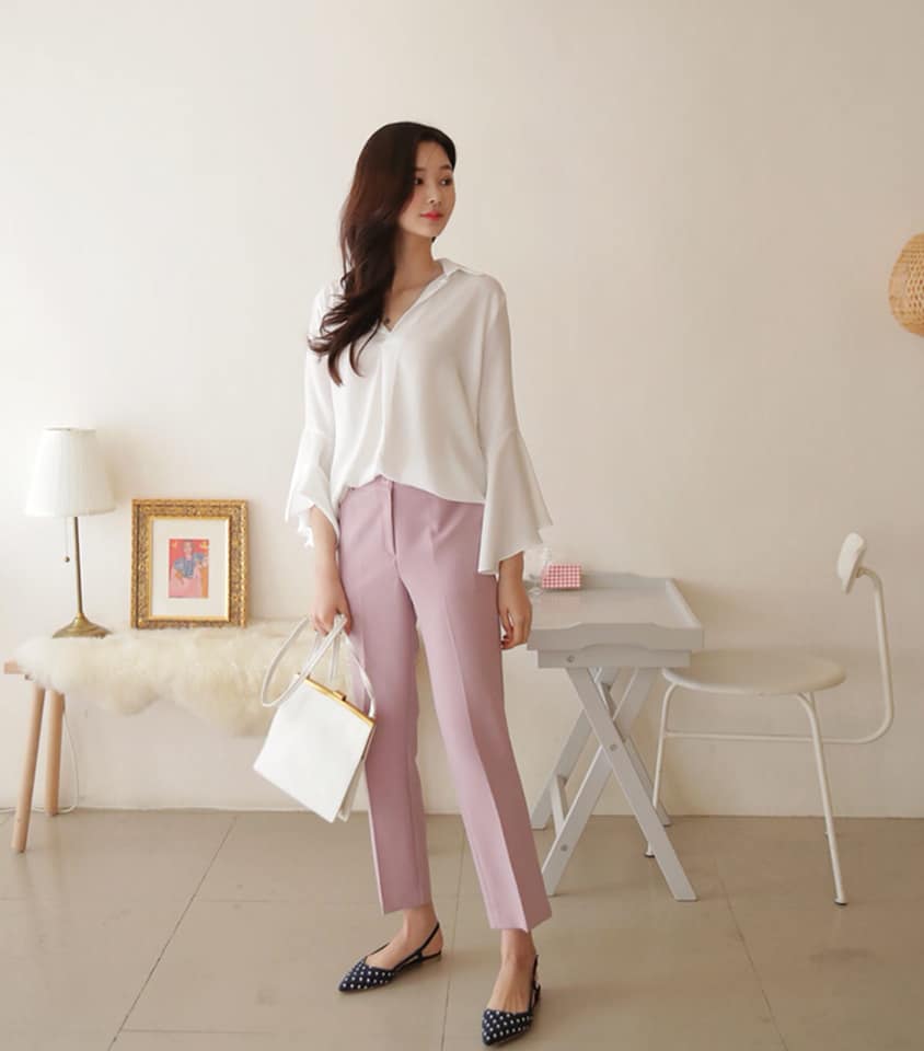 5 kiểu áo sơ mi trắng đi học dễ thương và cuốn hút 39 - 5 kiểu áo sơ mi trắng đi học dễ thương và cuốn hút, - áo sơ mi trắng classic, áo sơ mi trắng tay loe, áo sơ mi trắng tay phồng, kiểu áo sơ mi trắng đi học dễ thương - Mỹ phẩm làm đẹp, trang điểm, chăm sóc da hiệu quả an toàn Áo sơ mi trắng đi học dễ thương