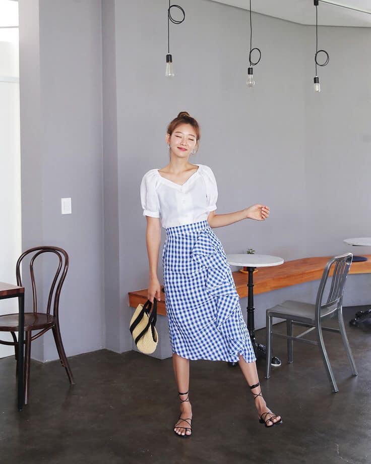 5 kiểu chân váy dài vintage xinh xắn và cực kỳ nữ tính 37 - 5 kiểu chân váy dài vintage xinh xắn và cực kỳ nữ tính, - chân váy bèo nhún, chân váy chấm bi, chân váy dài vintage, chân váy hoa, chân váy xẻ tà trước, chân váy xếp ly nhỏ - Mỹ phẩm làm đẹp, trang điểm, chăm sóc da hiệu quả an toàn Chân váy dài vintage