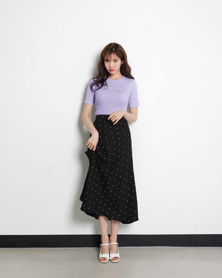 5 kiểu chân váy dài vintage xinh xắn và cực kỳ nữ tính 41 - 5 kiểu chân váy dài vintage xinh xắn và cực kỳ nữ tính, - chân váy bèo nhún, chân váy chấm bi, chân váy dài vintage, chân váy hoa, chân váy xẻ tà trước, chân váy xếp ly nhỏ - Mỹ phẩm làm đẹp, trang điểm, chăm sóc da hiệu quả an toàn Chân váy dài vintage
