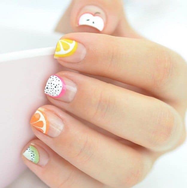 5 mẫu nail đơn giản dễ thương chào hè thật thích 33 - 5 mẫu nail đơn giản dễ thương chào hè thật thích, - mẫu nail đơn giản dễ thương, nail đính đá, nail đơn sắc, nail hoa lá, nail họa tiết ngộ nghĩnh, nail trái cây nhiệt đới - Mỹ phẩm làm đẹp, trang điểm, chăm sóc da hiệu quả an toàn Mẫu nail đơn giản dễ làm