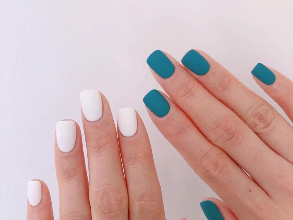 5 mẫu nail đơn giản dễ thương chào hè thật thích 36 - 5 mẫu nail đơn giản dễ thương chào hè thật thích, - mẫu nail đơn giản dễ thương, nail đính đá, nail đơn sắc, nail hoa lá, nail họa tiết ngộ nghĩnh, nail trái cây nhiệt đới - Mỹ phẩm làm đẹp, trang điểm, chăm sóc da hiệu quả an toàn Mẫu nail đơn giản dễ làm