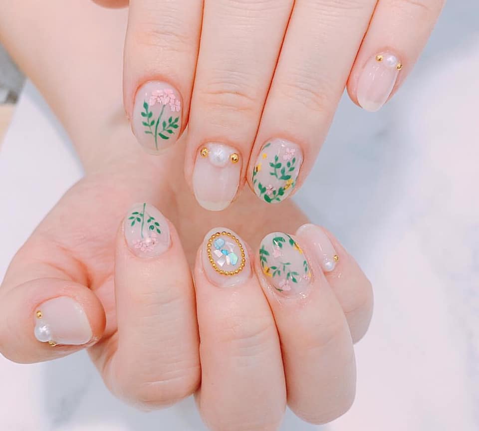 5 mẫu nail đơn giản dễ thương chào hè thật thích 39 - 5 mẫu nail đơn giản dễ thương chào hè thật thích, - mẫu nail đơn giản dễ thương, nail đính đá, nail đơn sắc, nail hoa lá, nail họa tiết ngộ nghĩnh, nail trái cây nhiệt đới - Mỹ phẩm làm đẹp, trang điểm, chăm sóc da hiệu quả an toàn Mẫu nail đơn giản dễ làm