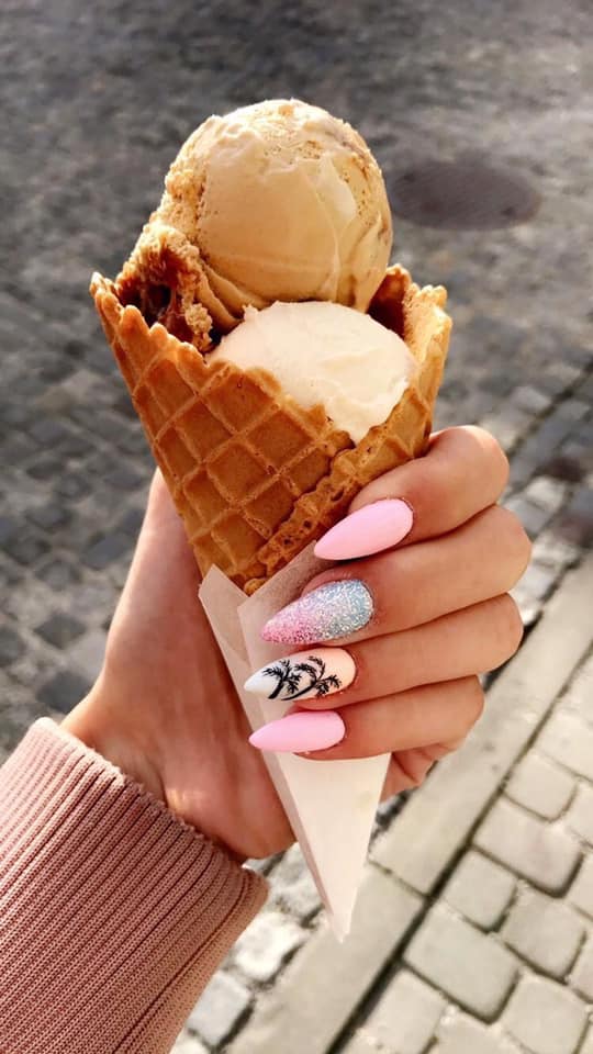 5 mẫu nail đơn giản dễ thương chào hè thật thích 37 - 5 mẫu nail đơn giản dễ thương chào hè thật thích, - mẫu nail đơn giản dễ thương, nail đính đá, nail đơn sắc, nail hoa lá, nail họa tiết ngộ nghĩnh, nail trái cây nhiệt đới - Mỹ phẩm làm đẹp, trang điểm, chăm sóc da hiệu quả an toàn Mẫu nail đơn giản dễ làm