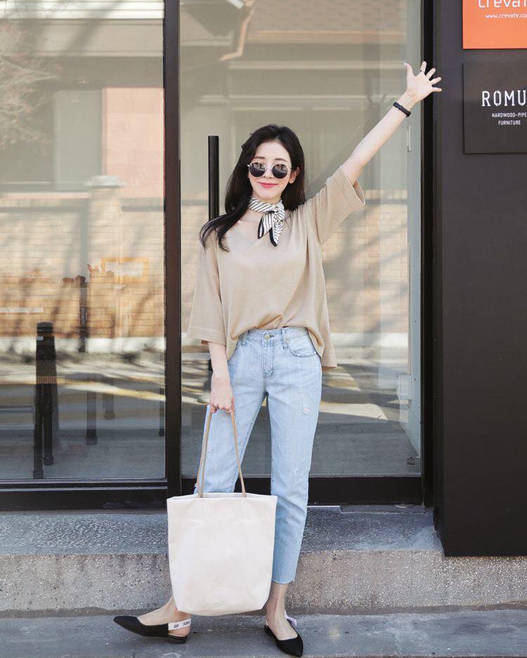 5 mẫu túi xách đi làm khiến bao cô nàng phải say mê 37 - 5 mẫu túi xách đi làm khiến bao cô nàng phải say mê, - túi bucket, túi tote vải, túi xách đeo vai, túi xách đi làm, túi xách mini, túi xách oversize - Mỹ phẩm làm đẹp, trang điểm, chăm sóc da hiệu quả an toàn Túi xách đi làm