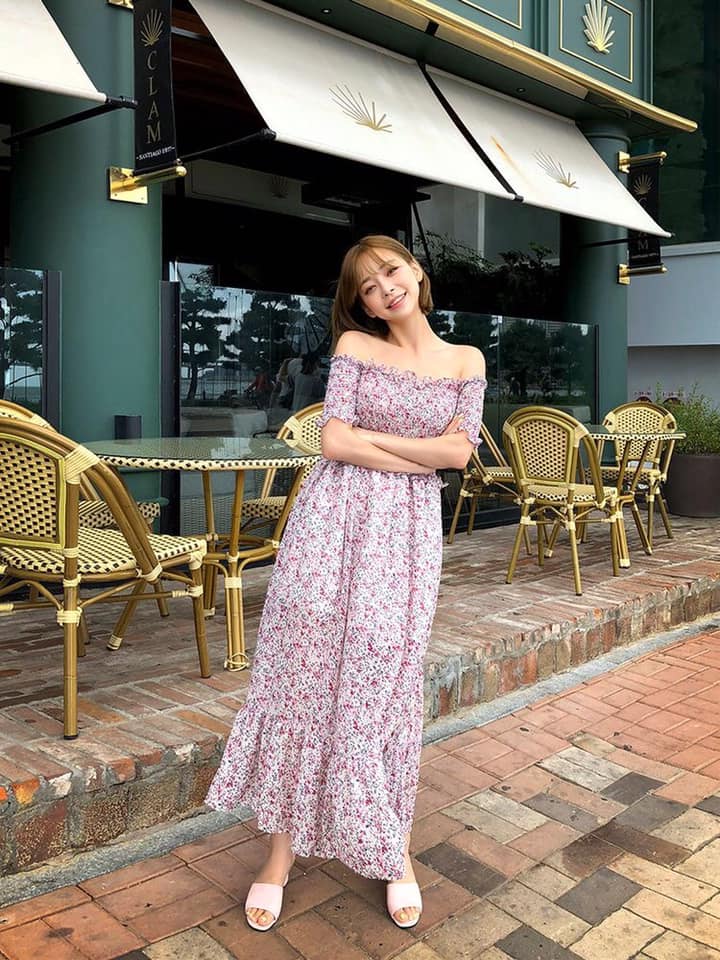 5 mẫu váy maxi đẹp cho ngày hè thêm xinh 42 - 5 mẫu váy maxi đẹp cho ngày hè thêm xinh, - váy maxi cài khuy, váy maxi đẹp, váy maxi đuôi cá, váy maxi hai dây, váy maxi hoa, váy maxi trễ vai - Mỹ phẩm làm đẹp, trang điểm, chăm sóc da hiệu quả an toàn Váy maxi đẹp