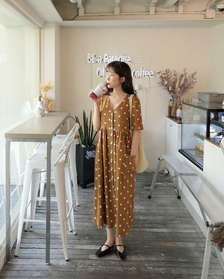 5 mẫu váy maxi đẹp cho ngày hè thêm xinh 39 - 5 mẫu váy maxi đẹp cho ngày hè thêm xinh, - váy maxi cài khuy, váy maxi đẹp, váy maxi đuôi cá, váy maxi hai dây, váy maxi hoa, váy maxi trễ vai - Mỹ phẩm làm đẹp, trang điểm, chăm sóc da hiệu quả an toàn Váy maxi đẹp