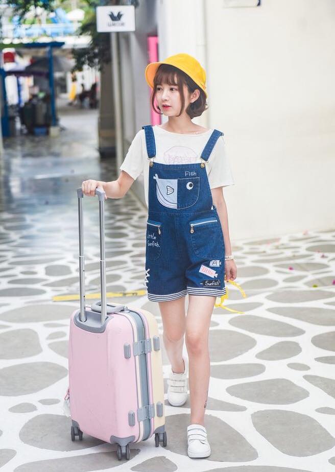 5 cách phối đồ dễ thương cực hút mắt bạn nên thử 31 - 5 cách phối đồ dễ thương cực hút mắt bạn nên thử, - áo thun, áo thun dài tay, cách phối đồ dễ thương, chân váy tennis, quần yếm ngắn, váy ren trắng, váy yếm - Mỹ phẩm làm đẹp, trang điểm, chăm sóc da hiệu quả an toàn Cách phối đồ dễ thương