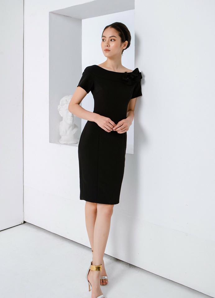 Mẫu váy liền phụ nữ tuổi 30