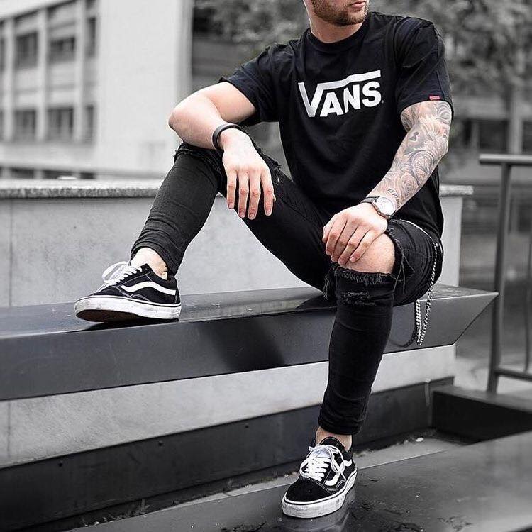 5 mẫu giày sneaker đẹp và đơn giản dành cho phái mạnh 31 - 5 mẫu giày sneaker đẹp và đơn giản dành cho phái mạnh, - giày Adidas Ultra Boost, giày adidas yeezy boost 350, giày Converse cao cổ, giày MC Queen, giày sneaker đẹp, giày Vans old skool - Mỹ phẩm làm đẹp, trang điểm, chăm sóc da hiệu quả an toàn Kiểu giày sneaker đẹp