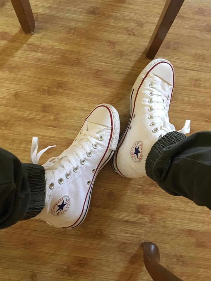 5 mẫu giày sneaker đẹp và đơn giản dành cho phái mạnh 33 - 5 mẫu giày sneaker đẹp và đơn giản dành cho phái mạnh, - giày Adidas Ultra Boost, giày adidas yeezy boost 350, giày Converse cao cổ, giày MC Queen, giày sneaker đẹp, giày Vans old skool - Mỹ phẩm làm đẹp, trang điểm, chăm sóc da hiệu quả an toàn Kiểu giày sneaker đẹp