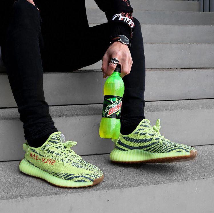 5 mẫu giày sneaker đẹp và đơn giản dành cho phái mạnh 40 - 5 mẫu giày sneaker đẹp và đơn giản dành cho phái mạnh, - giày Adidas Ultra Boost, giày adidas yeezy boost 350, giày Converse cao cổ, giày MC Queen, giày sneaker đẹp, giày Vans old skool - Mỹ phẩm làm đẹp, trang điểm, chăm sóc da hiệu quả an toàn Kiểu giày sneaker đẹp