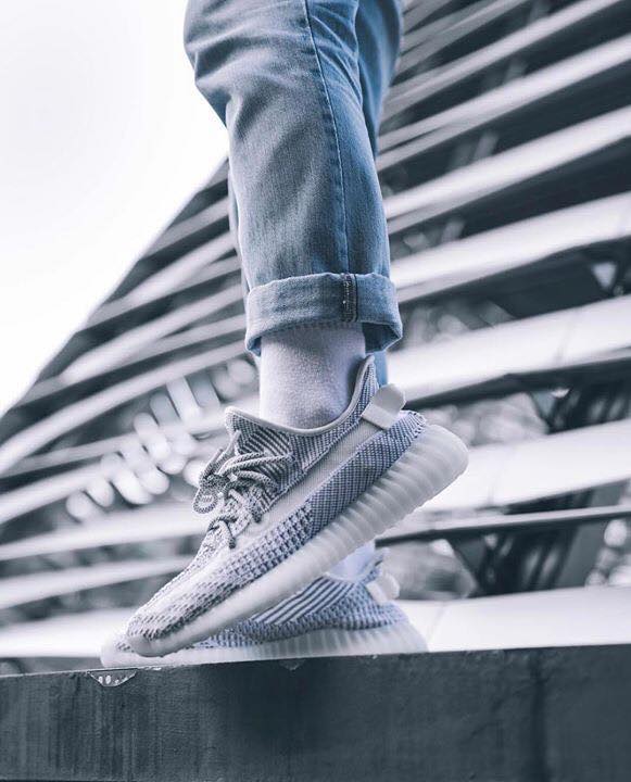 5 mẫu giày sneaker đẹp và đơn giản dành cho phái mạnh 42 - 5 mẫu giày sneaker đẹp và đơn giản dành cho phái mạnh, - giày Adidas Ultra Boost, giày adidas yeezy boost 350, giày Converse cao cổ, giày MC Queen, giày sneaker đẹp, giày Vans old skool - Mỹ phẩm làm đẹp, trang điểm, chăm sóc da hiệu quả an toàn Kiểu giày sneaker đẹp