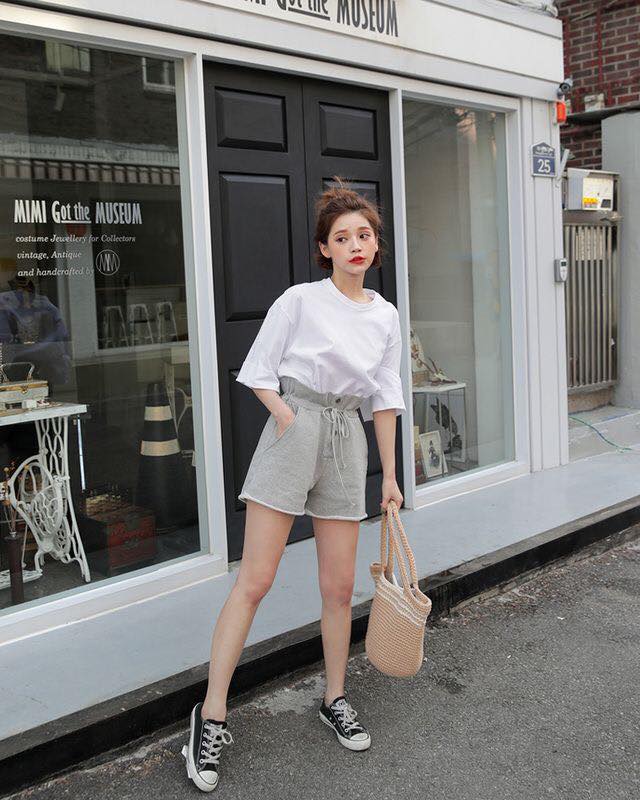 Mix đồ cùng quần short cạp cao