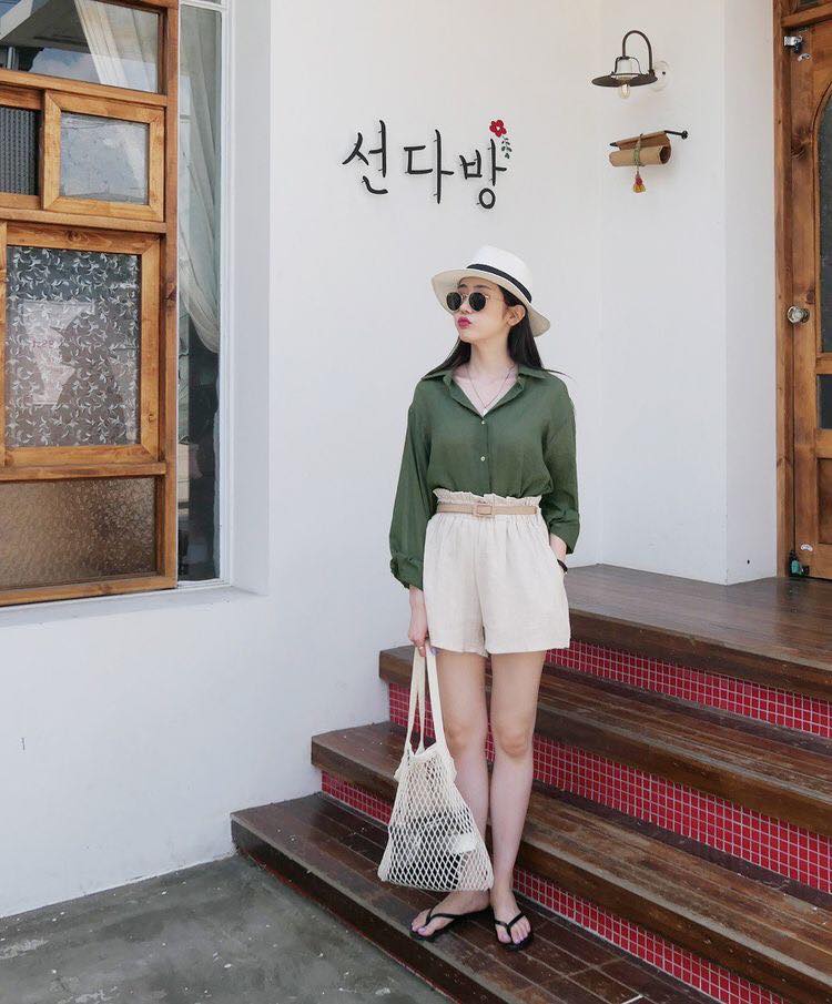 Mix đồ cùng quần short cạp cao