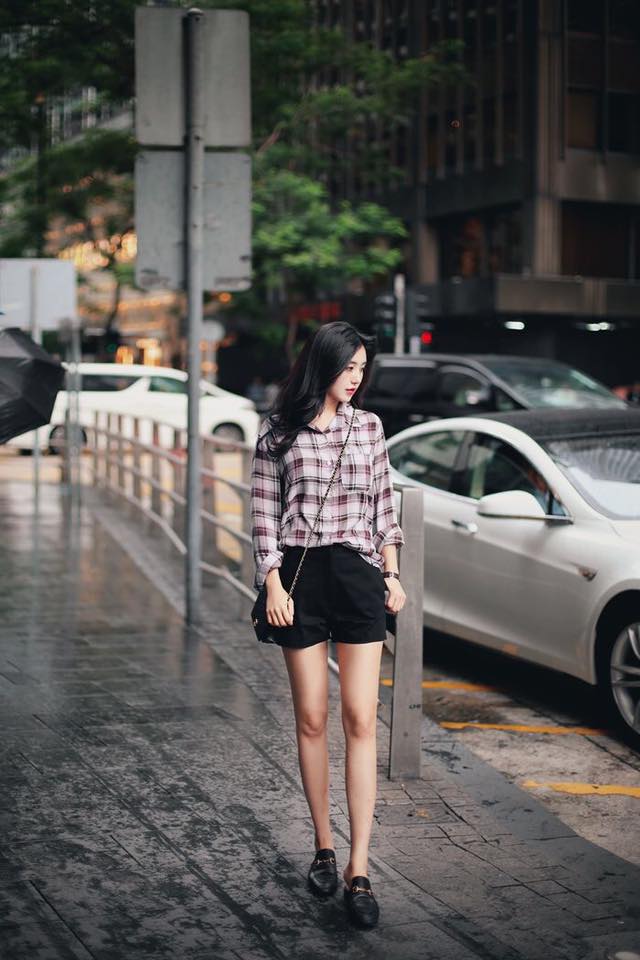 5 cách phối đồ với áo sơ mi caro đơn giản cho ngày hè thêm năng động 35 - 5 cách phối đồ với áo sơ mi caro đơn giản cho ngày hè thêm năng động, - áo sơ mi caro, áo thun, cách phối đồ với áo sơ mi caro, chân váy, quần jeans, quần short, quần skinny jeans trắng - Mỹ phẩm làm đẹp, trang điểm, chăm sóc da hiệu quả an toàn Cách phối đồ với áo sơ mi caro