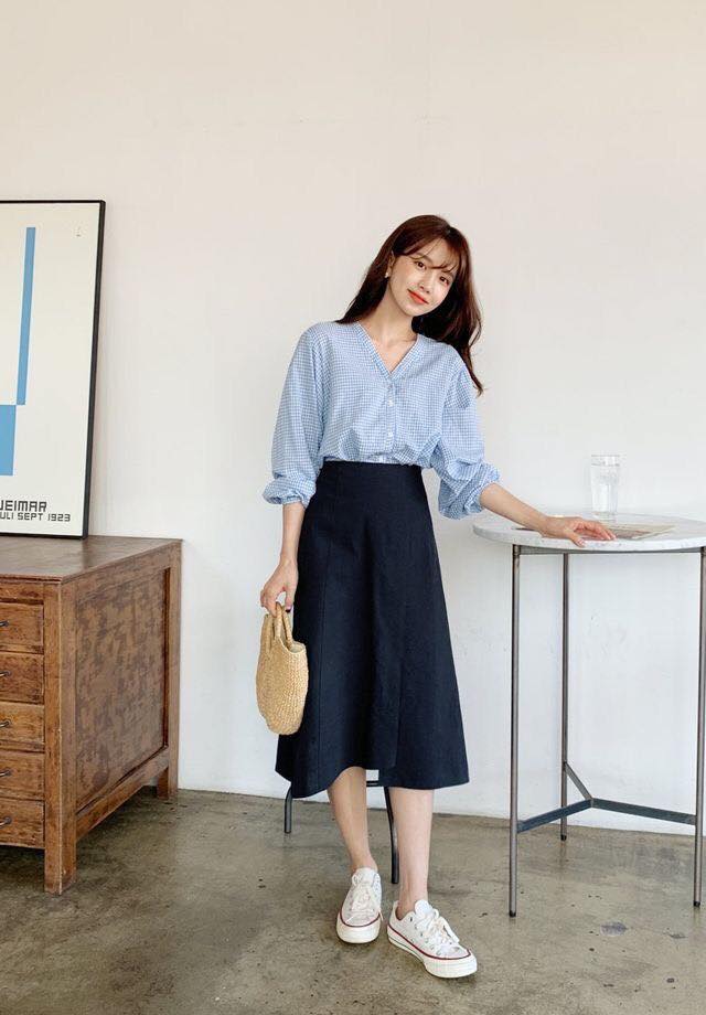 5 cách mix đồ với chân váy mùa thu nhẹ nhàng và cuốn hút 39 - 5 cách mix đồ với chân váy mùa thu nhẹ nhàng và cuốn hút, - áo hoodie, áo khoác len mỏng, áo sơ mi/blouse, áo thun dài tay, cách mix đồ với chân váy, chân váy, mix đồ với chân váy - Mỹ phẩm làm đẹp, trang điểm, chăm sóc da hiệu quả an toàn Mix đồ với chân váy mùa thu