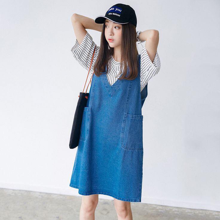 5 cách mix đồ với váy yếm bò trẻ trung và năng động 25 - 5 cách mix đồ với váy yếm bò trẻ trung và năng động, - áo len, áo sơ mi, áo thun, áo thun crop-top, áo thun dài tay, Mix đồ với váy yếm bò, váy yếm bò - Mỹ phẩm làm đẹp, trang điểm, chăm sóc da hiệu quả an toàn Mix đồ với váy yếm bò