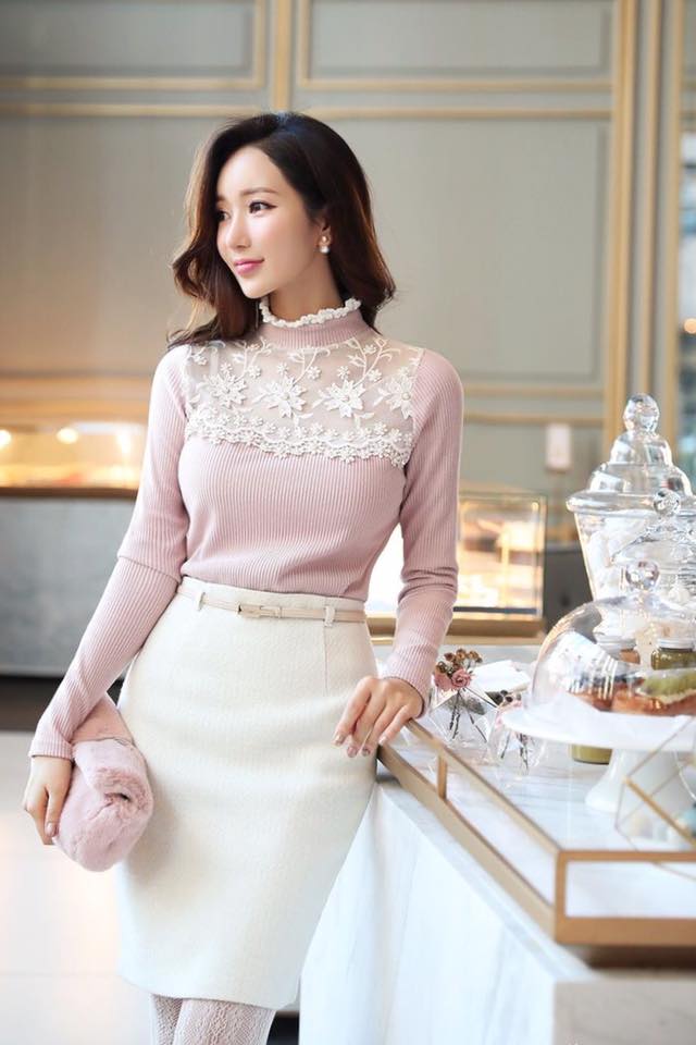 5 cách phối áo với chân váy ôm dành cho nàng công sở ngày đầu thu 35 - 5 cách phối áo với chân váy ôm dành cho nàng công sở ngày đầu thu, - áo khoác dáng dài, áo len mỏng, áo peplum, áo sơ mi dài tay, áo thun dài tay, cách phối áo với chân váy ôm, chân váy ôm - Mỹ phẩm làm đẹp, trang điểm, chăm sóc da hiệu quả an toàn Cách phối áo với chân váy ôm