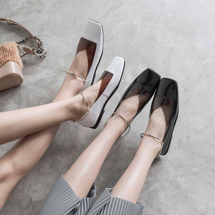 5 mẫu giày vintage “hạ gục” mọi bạn gái 31 - 5 mẫu giày vintage “hạ gục” mọi bạn gái, - giày ballet, giày mũi nhọn quai sau, giày mũi vuông, giày sục da trơn, giày vintage - Mỹ phẩm làm đẹp, trang điểm, chăm sóc da hiệu quả an toàn giày vintage