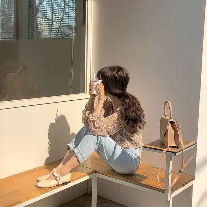 5 mẫu giày vintage “hạ gục” mọi bạn gái 41 - 5 mẫu giày vintage “hạ gục” mọi bạn gái, - giày ballet, giày mũi nhọn quai sau, giày mũi vuông, giày sục da trơn, giày vintage - Mỹ phẩm làm đẹp, trang điểm, chăm sóc da hiệu quả an toàn giày vintage