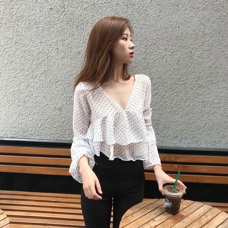 5 kiểu áo voan dễ thương dành cho cô nàng điệu đà 34 - 5 kiểu áo voan dễ thương dành cho cô nàng điệu đà, - áo voan, áo voan chấm bi, áo voan dễ thương, áo voan hoa, áo voan tay loe, áo voan trễ vai, kiểu áo voan dễ thương - Mỹ phẩm làm đẹp, trang điểm, chăm sóc da hiệu quả an toàn Áo voan hoa
