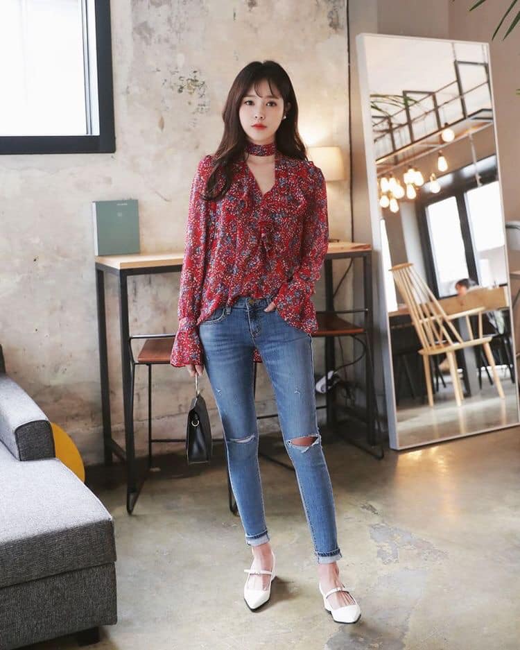 5 kiểu áo voan dễ thương dành cho cô nàng điệu đà 38 - 5 kiểu áo voan dễ thương dành cho cô nàng điệu đà, - áo voan, áo voan chấm bi, áo voan dễ thương, áo voan hoa, áo voan tay loe, áo voan trễ vai, kiểu áo voan dễ thương - Mỹ phẩm làm đẹp, trang điểm, chăm sóc da hiệu quả an toàn Áo voan