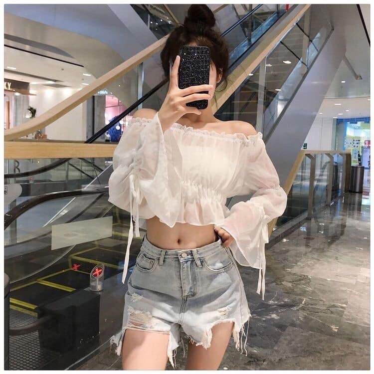 5 kiểu áo voan dễ thương dành cho cô nàng điệu đà 31 - 5 kiểu áo voan dễ thương dành cho cô nàng điệu đà, - áo voan, áo voan chấm bi, áo voan dễ thương, áo voan hoa, áo voan tay loe, áo voan trễ vai, kiểu áo voan dễ thương - Mỹ phẩm làm đẹp, trang điểm, chăm sóc da hiệu quả an toàn Áo voan hoa