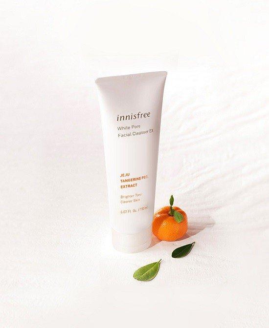 Sữa rửa mặt: Innisfree Whitening Pore Line Facial Cleanser Ex (Ảnh: Internet)