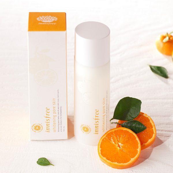 ước hoa hồng cân bằng da: Innisfree Whitening Pore Skin Ex (Ảnh: Internet)