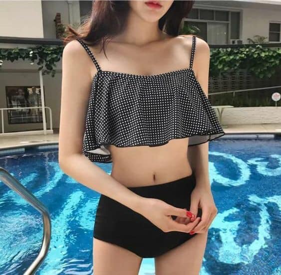 5 mẫu áo tắm đẹp bạn nên sắm trong mùa hè 2020 37 - 5 mẫu áo tắm đẹp bạn nên sắm trong mùa hè 2020, - áo tắm chấm bi, áo tắm đẹp, áo tắm hai dây, áo tắm kẻ caro, áo tắm một mảnh khoét lưng, áo tắm thắt nơ eo, mẫu áo tắm đẹp - Mỹ phẩm làm đẹp, trang điểm, chăm sóc da hiệu quả an toàn Áo tắm đẹp