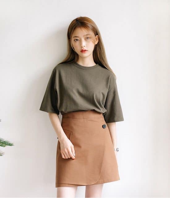 5 mẫu áo thun nữ đẹp cho ngày hè oi bức 31 - 5 mẫu áo thun nữ đẹp cho ngày hè oi bức, - áo thun, áo thun crop-top, áo thun in chữ, áo thun in hình, áo thun kẻ sọc ngang, áo thun nữ đẹp, áo thun trơn - Mỹ phẩm làm đẹp, trang điểm, chăm sóc da hiệu quả an toàn Áo thun nữ đẹp