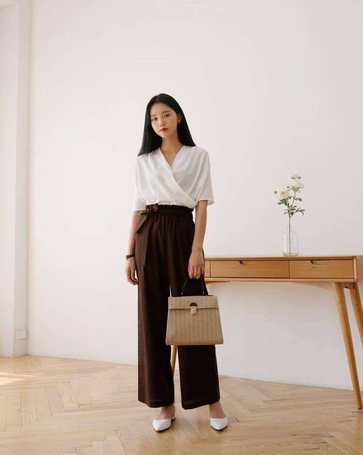 Chân cong mặc quần gì? 29 - Chân cong mặc quần gì?, - chân cong mặc quần gì, quần baggy jeans, quần culottes, quần culottes jeans, quần jogger, quần tây ống rộng - Mỹ phẩm làm đẹp, trang điểm, chăm sóc da hiệu quả an toàn Chân cong mặc quần gì