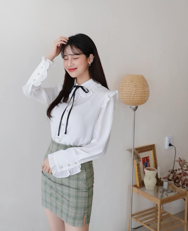 5 kiểu chân váy caro đẹp lại dễ phối đồ 40 - 5 kiểu chân váy caro đẹp lại dễ phối đồ, - chân váy, chân váy caro, chân váy caro chữ A, chân váy caro vạt chéo, chân váy caro xếp ly ngắn, chân váy đuôi cá caro, chân váy midi kẻ caro, kiểu chân váy caro đẹp, thời trang công sở - Mỹ phẩm làm đẹp, trang điểm, chăm sóc da hiệu quả an toàn Chân váy caro