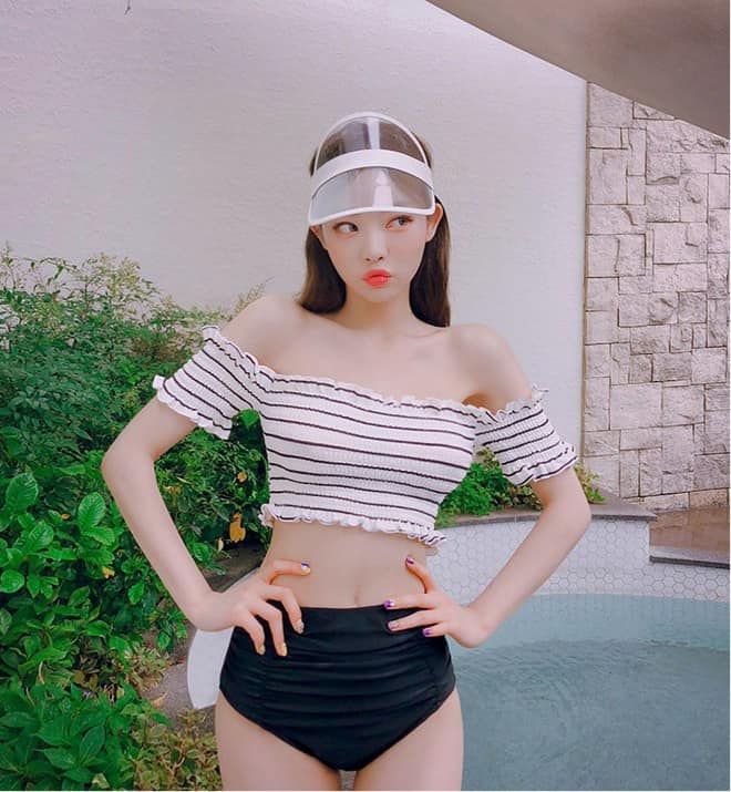 5 mẫu đồ bơi đẹp và siêu hot cho bạn gái trong mùa hè 40 - 5 mẫu đồ bơi đẹp và siêu hot cho bạn gái trong mùa hè, - đồ bơi, đồ bơi bèo nhún, đồ bơi dài tay, đồ bơi hai mảnh, đồ bơi một mảnh, đồ bơi trễ vai, mẫu đồ bơi đẹp - Mỹ phẩm làm đẹp, trang điểm, chăm sóc da hiệu quả an toàn Đồ bơi