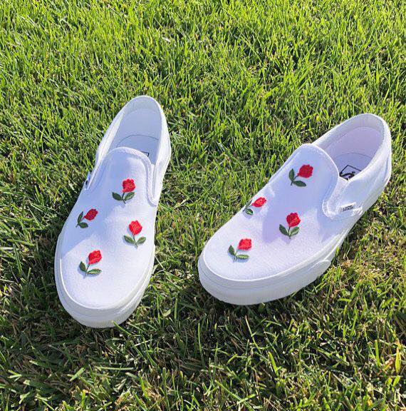 5 mẫu giày slip on đẹp dành cho cô nàng năng động 42 - 5 mẫu giày slip on đẹp dành cho cô nàng năng động, - giày slip on đẹp, giày slip on đính đá, giày slip on họa tiết caro, giày slip on họa tiết hoa, giày slip on họa tiết ngộ nghĩnh, giày slip on trơn - Mỹ phẩm làm đẹp, trang điểm, chăm sóc da hiệu quả an toàn giày slip on đẹp