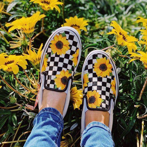 5 mẫu giày slip on đẹp dành cho cô nàng năng động 40 - 5 mẫu giày slip on đẹp dành cho cô nàng năng động, - giày slip on đẹp, giày slip on đính đá, giày slip on họa tiết caro, giày slip on họa tiết hoa, giày slip on họa tiết ngộ nghĩnh, giày slip on trơn - Mỹ phẩm làm đẹp, trang điểm, chăm sóc da hiệu quả an toàn giày slip on đẹp