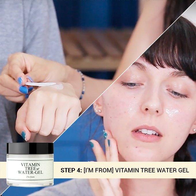 Dùng ngón áp út thoa kem đều lên mặt và vỗ nhẹ