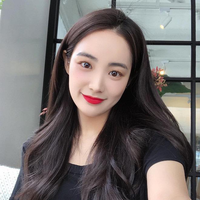 Màu tóc hù hợp với học sinh