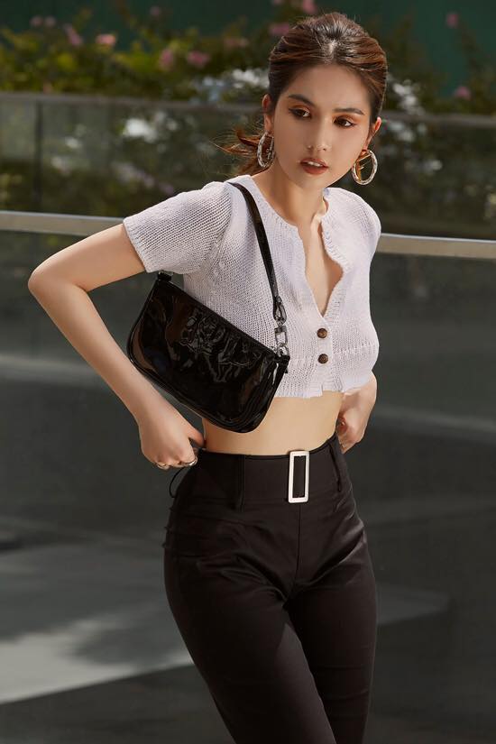 5 mẫu túi xách hot nhất hiện nay dành cho những cô nàng trendy 38 - 5 mẫu túi xách hot nhất hiện nay dành cho những cô nàng trendy, - mẫu túi xách hot nhất hiện nay, túi tote vải, túi xách belt bag, túi xách hot nhất hiện nay, túi xách kẹp nách, túi xách mini, túi xách quai xích - Mỹ phẩm làm đẹp, trang điểm, chăm sóc da hiệu quả an toàn Mẫu túi xách hot nhất hiện nay