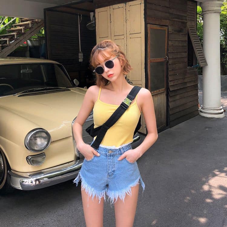 5 cách phối đồ đẹp cùng quần short nữ đơn giản mà thu hút 37 - 5 cách phối đồ đẹp cùng quần short nữ đơn giản mà thu hút, - áo sơ mi, áo thun, áo trễ vai, quần short - Mỹ phẩm làm đẹp, trang điểm, chăm sóc da hiệu quả an toàn Phối đồ với quần short