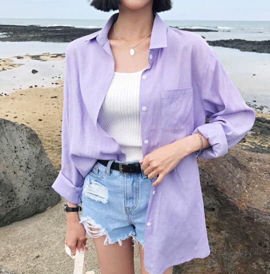 5 cách mix đồ với quần short khi đi biển 29 - 5 cách mix đồ với quần short khi đi biển, - áo carop top, áo hai dây, áo sơ mi, áo sơ mi oversize, áo tắm, áo trễ vai, cách mix đồ với quần short, mix đồ với quần short, quần short - Mỹ phẩm làm đẹp, trang điểm, chăm sóc da hiệu quả an toàn Mix đồ với quần short khi đi biển