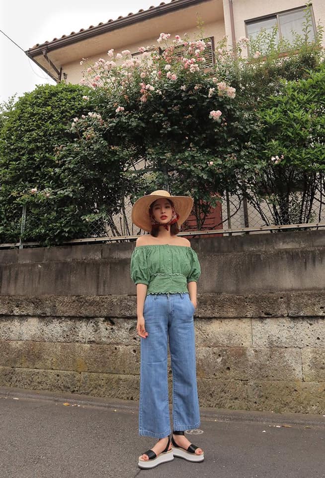 Quần jeans ống rộng