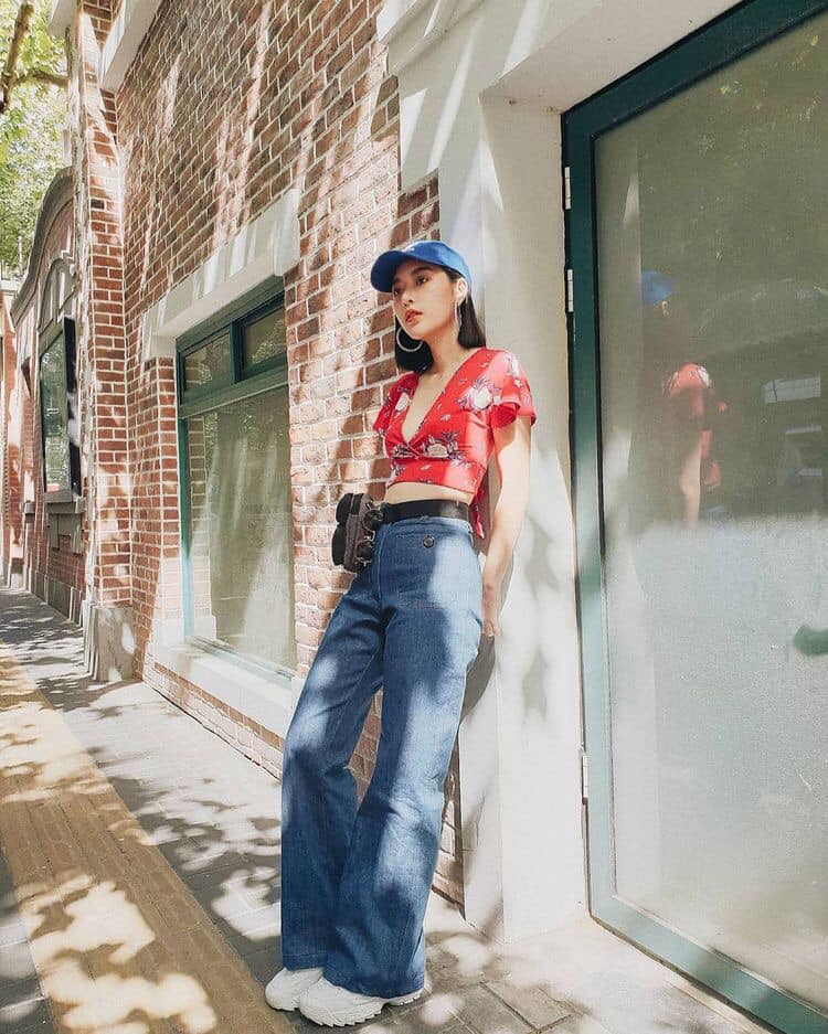 Quần jeans ống rộng