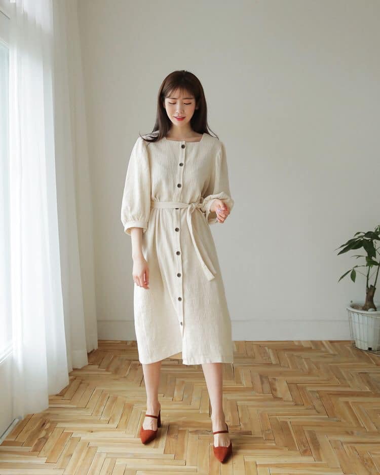 5 mẫu váy đẹp mùa hè nhẹ nhàng, nữ tính vô đối 36 - 5 mẫu váy đẹp mùa hè nhẹ nhàng, nữ tính vô đối, - mẫu váy đẹp, mẫu váy đẹp mùa hè, váy cài khuy, váy chiết eo, váy cột nơ vạt chéo, váy đầm đẹp, váy hai dây, váy hoa vintage - Mỹ phẩm làm đẹp, trang điểm, chăm sóc da hiệu quả an toàn Váy đầm đẹp